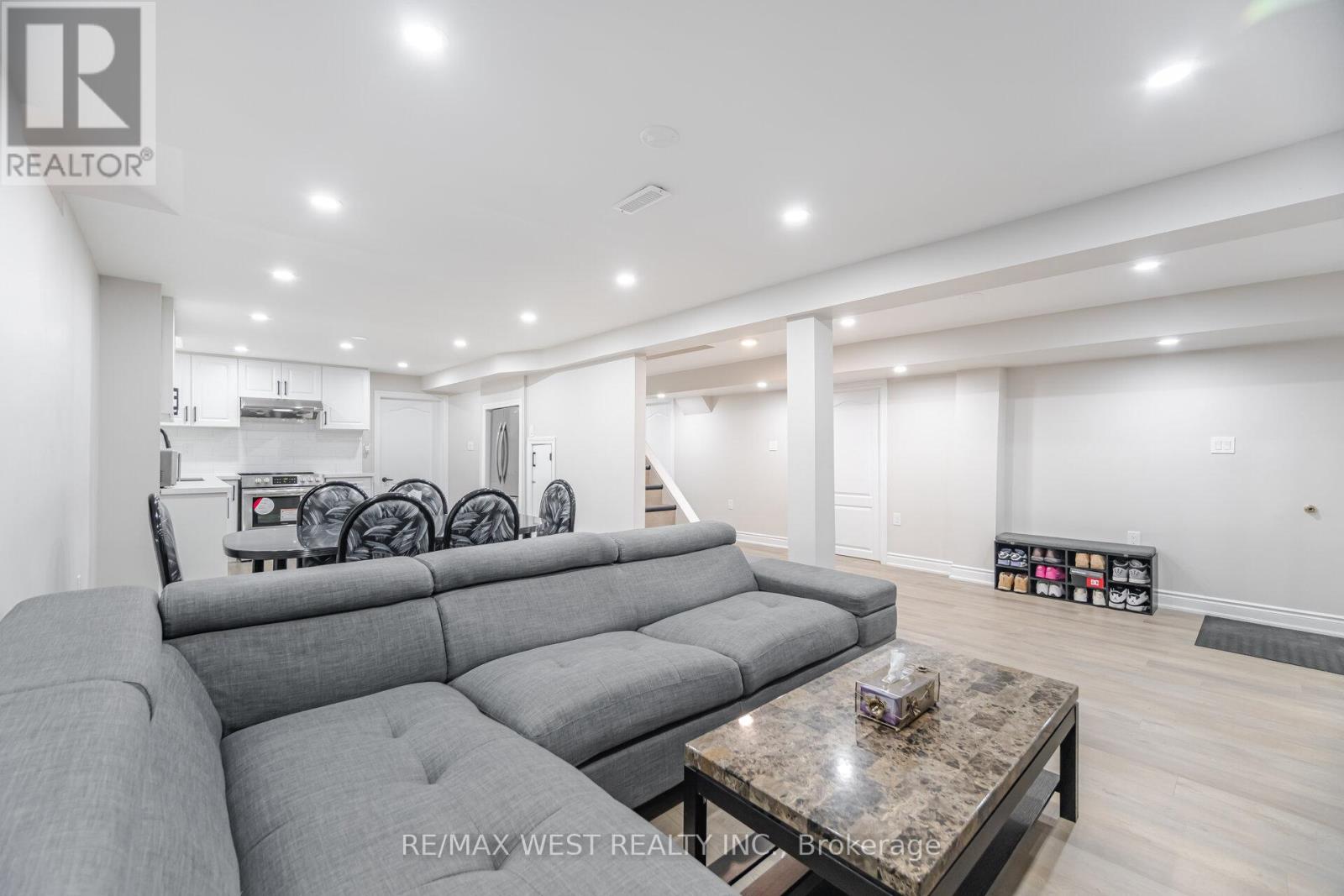 Photo 15 of 5088 Guildwood Way, Mississauga ON