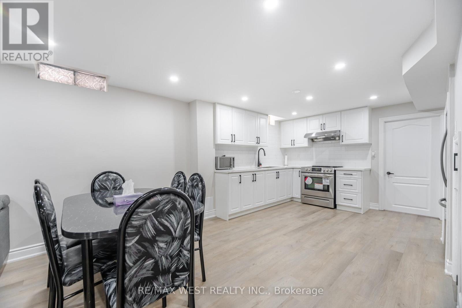 Photo 27 of 5088 Guildwood Way, Mississauga ON