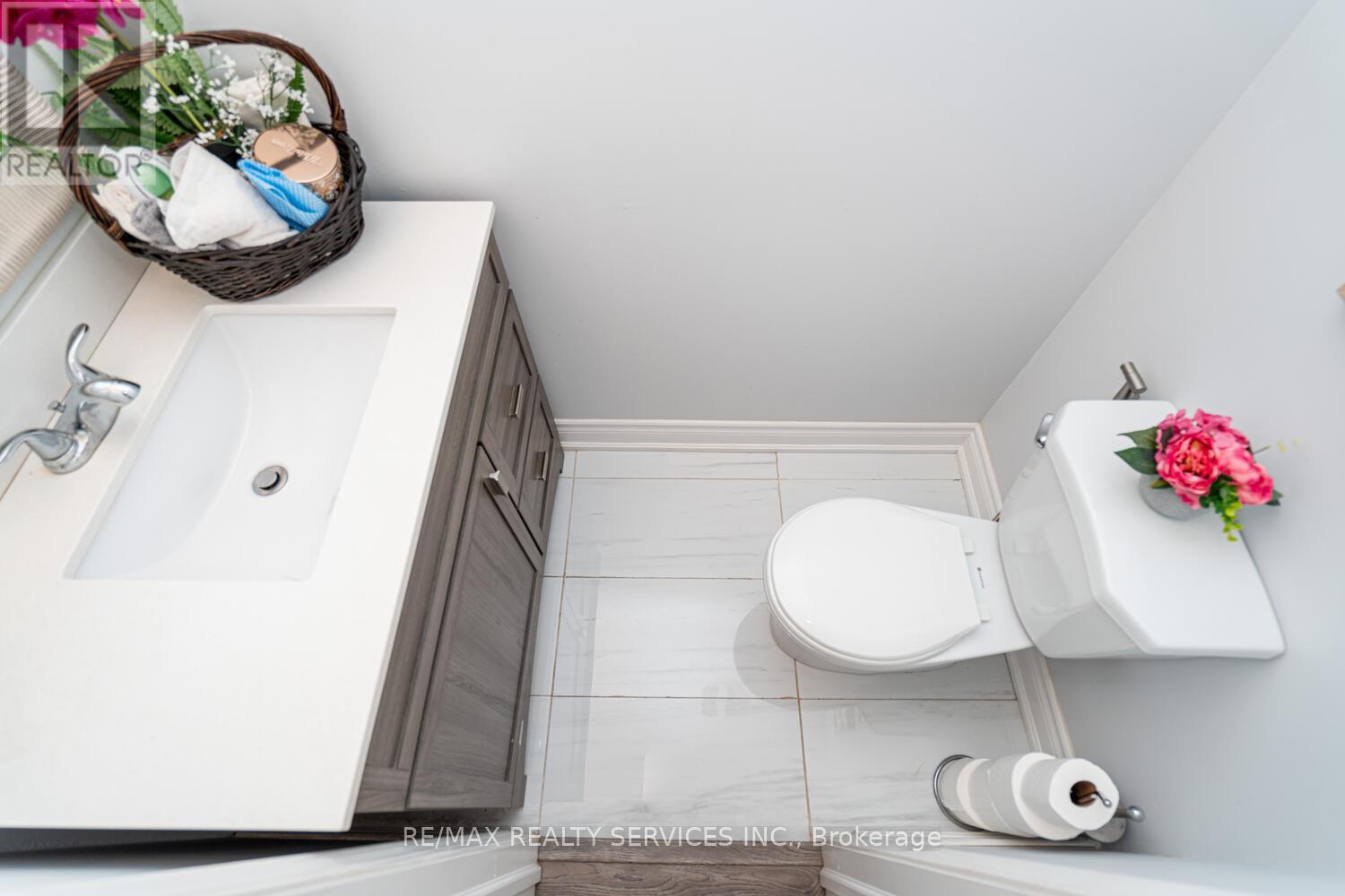 Photo 12 of 1330 Brands Court, Pickering ON