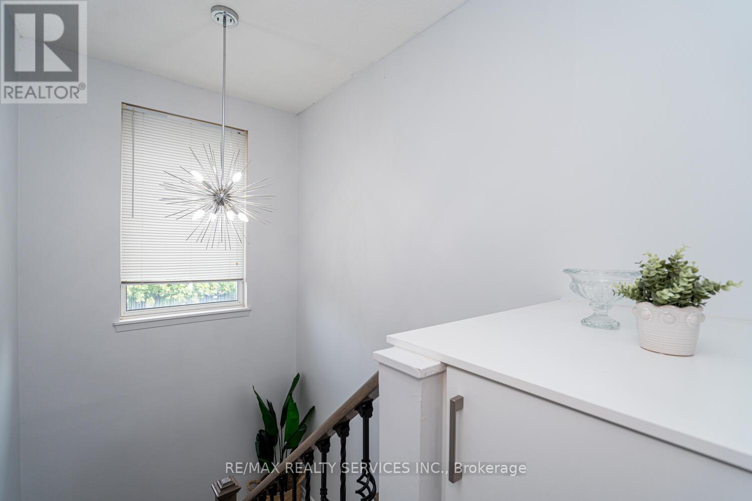 Photo 13 of 1330 Brands Court, Pickering ON