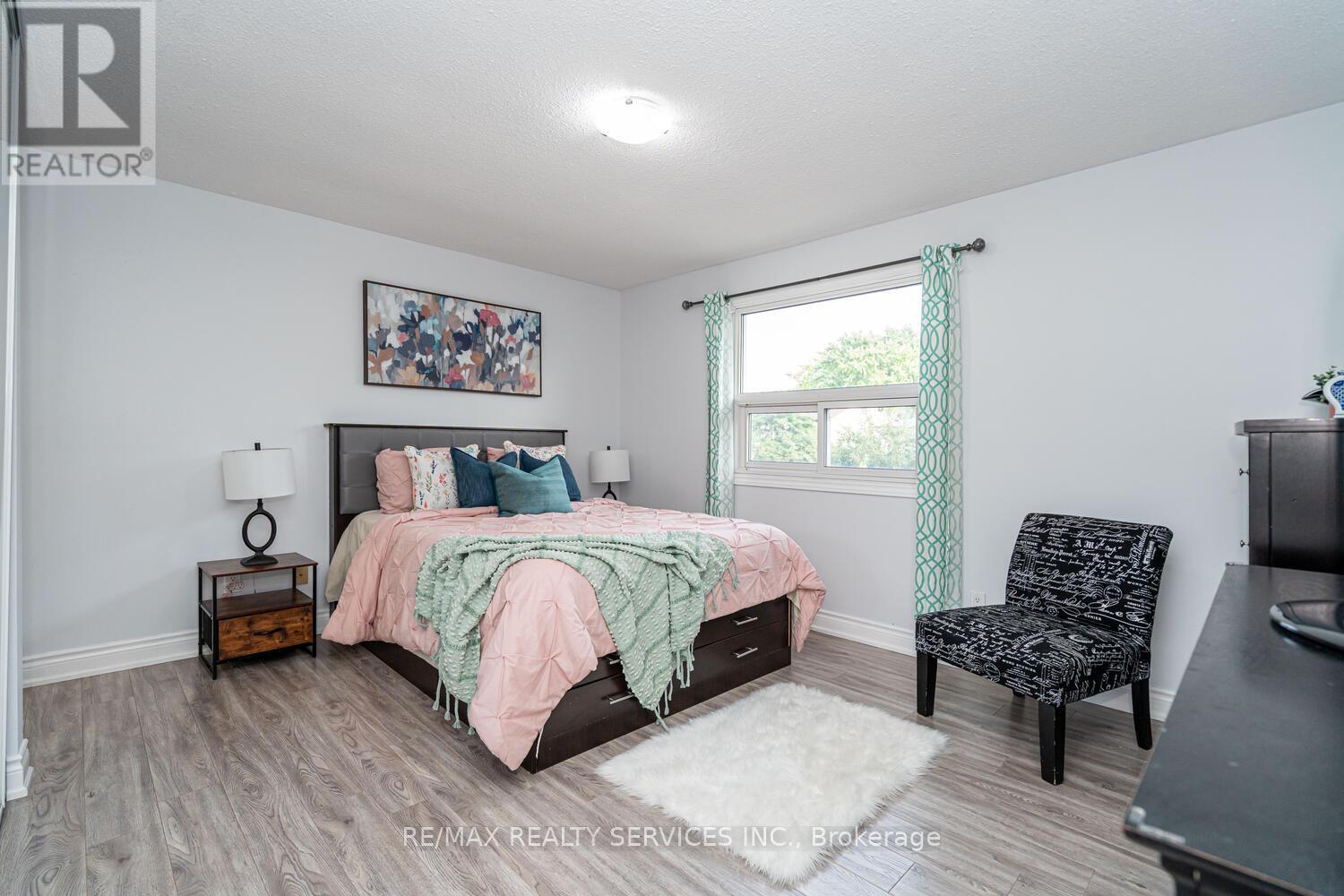 Photo 14 of 1330 Brands Court, Pickering ON