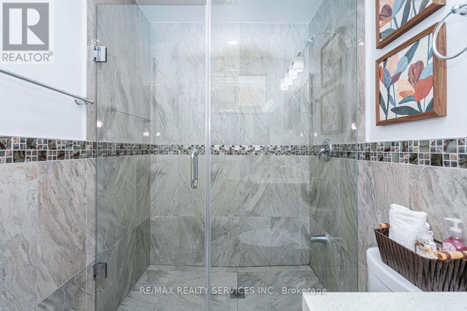 Photo 17 of 1330 Brands Court, Pickering ON