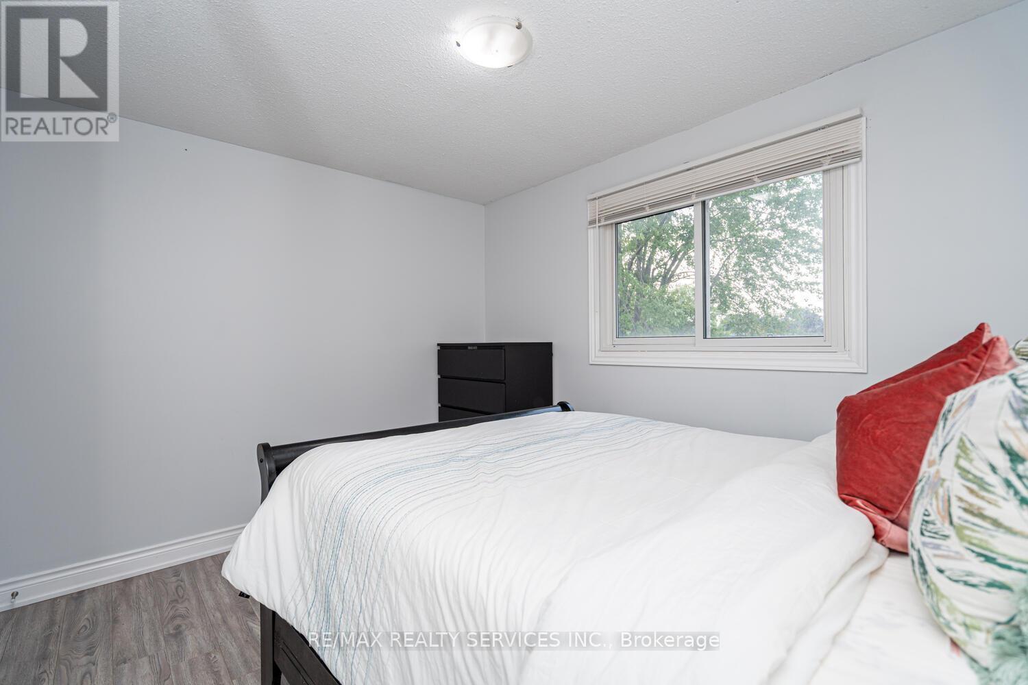 Photo 19 of 1330 Brands Court, Pickering ON
