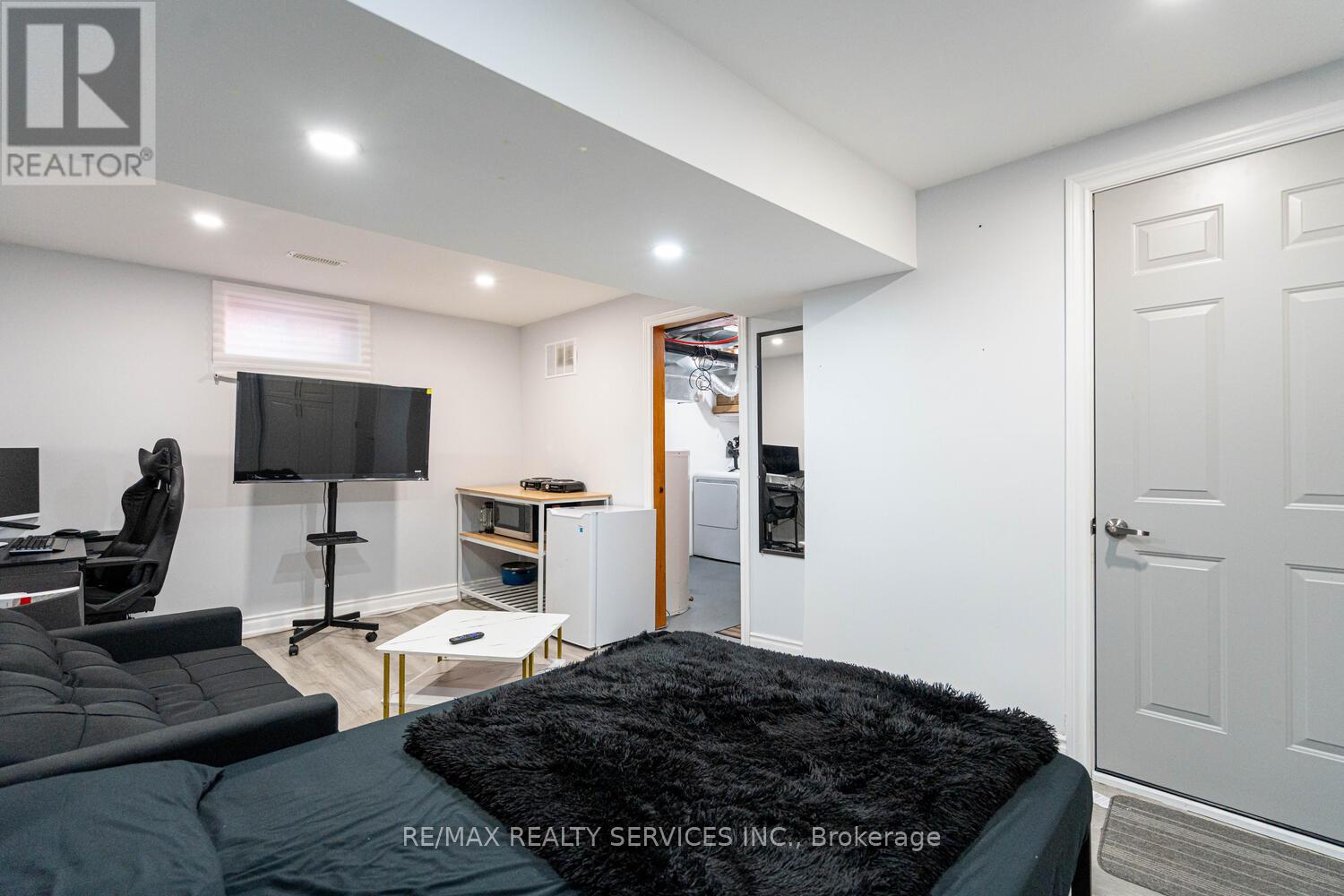 Photo 25 of 1330 Brands Court, Pickering ON