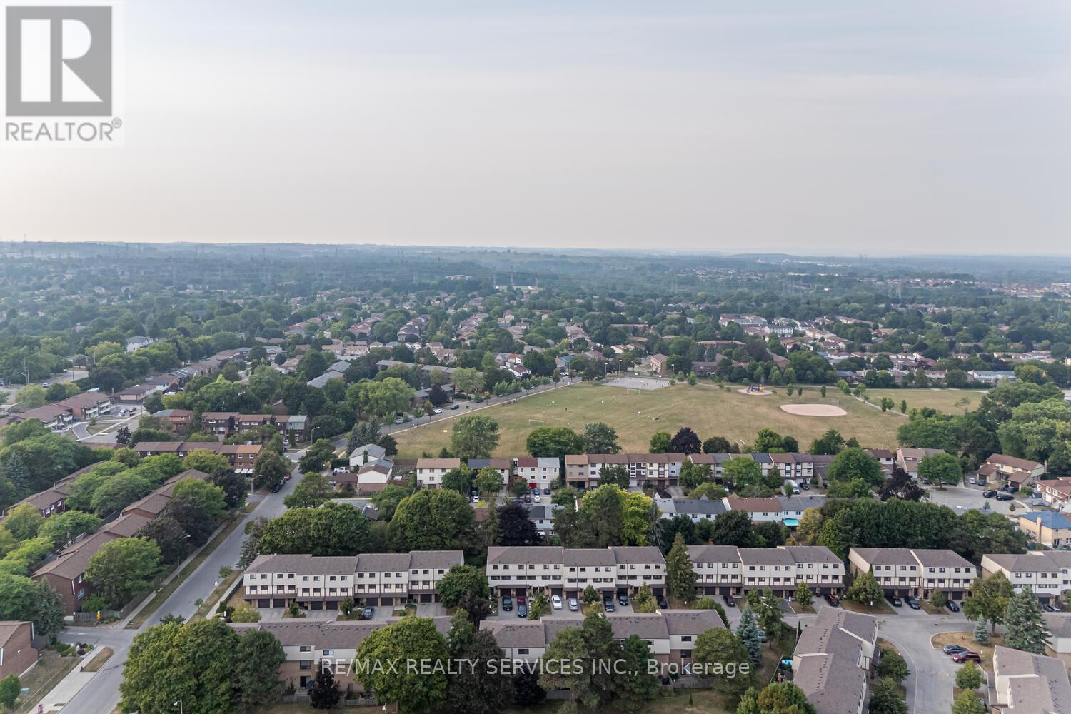 Photo 38 of 1330 Brands Court, Pickering ON
