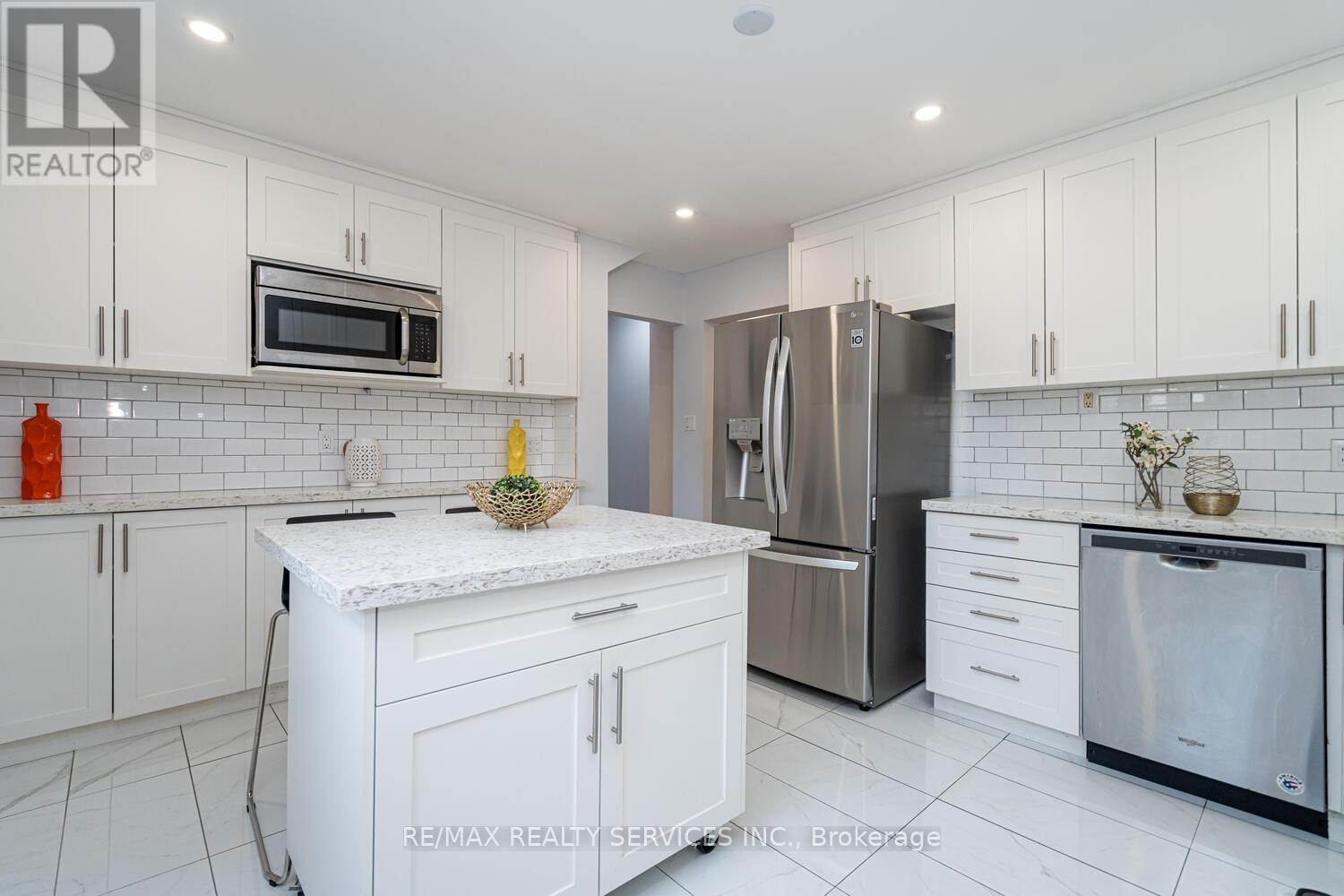 Photo 9 of 1330 Brands Court, Pickering ON