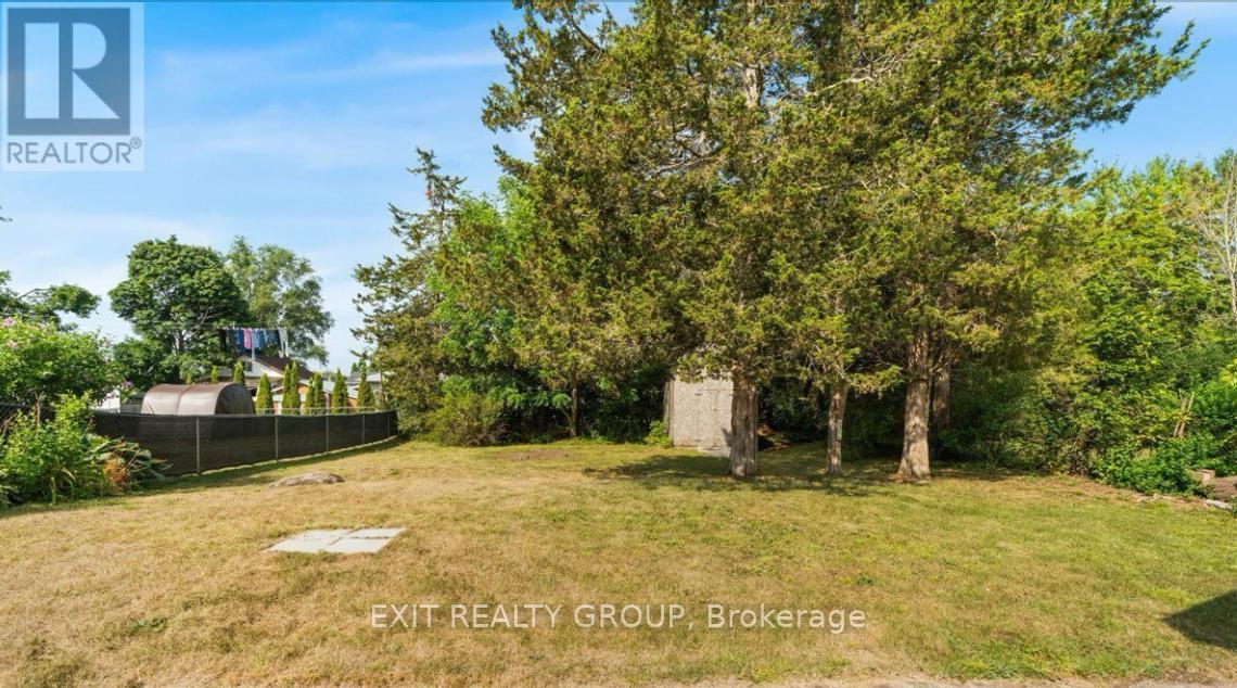 Photo 18 of 34 Orchard Drive, Belleville ON