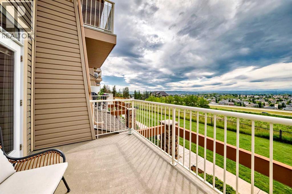 Single Family House for Sale in   Rockyledge View NW Rocky Ridge Calgary 