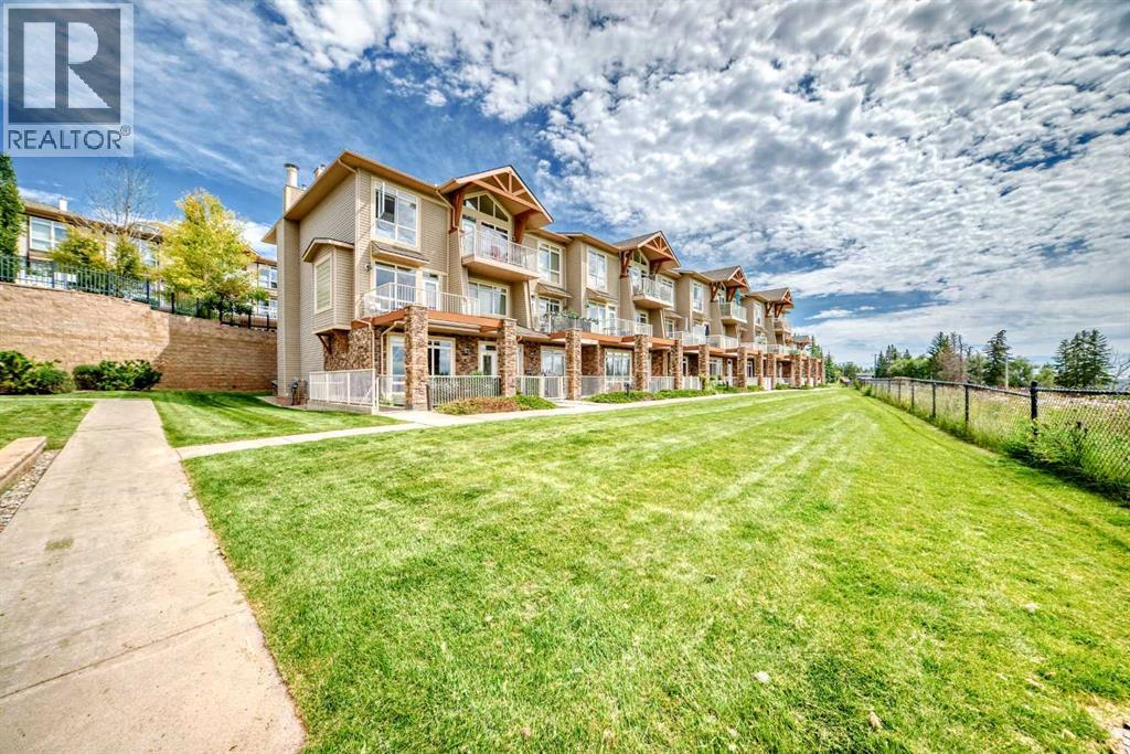 Single Family House for Sale in   Rockyledge View NW Rocky Ridge Calgary 