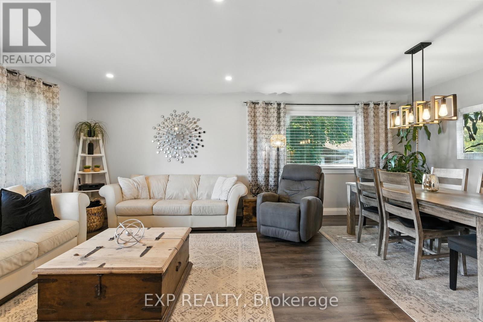 Photo 11 of 6859 Wills Street, Niagara Falls ON