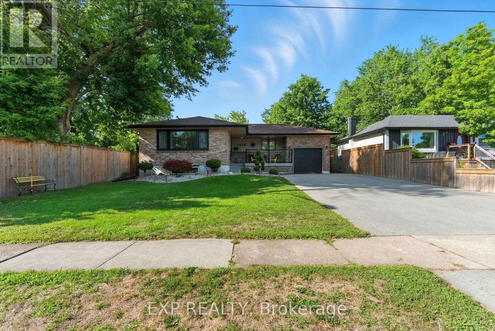 Photo 3 of 6859 Wills Street, Niagara Falls ON