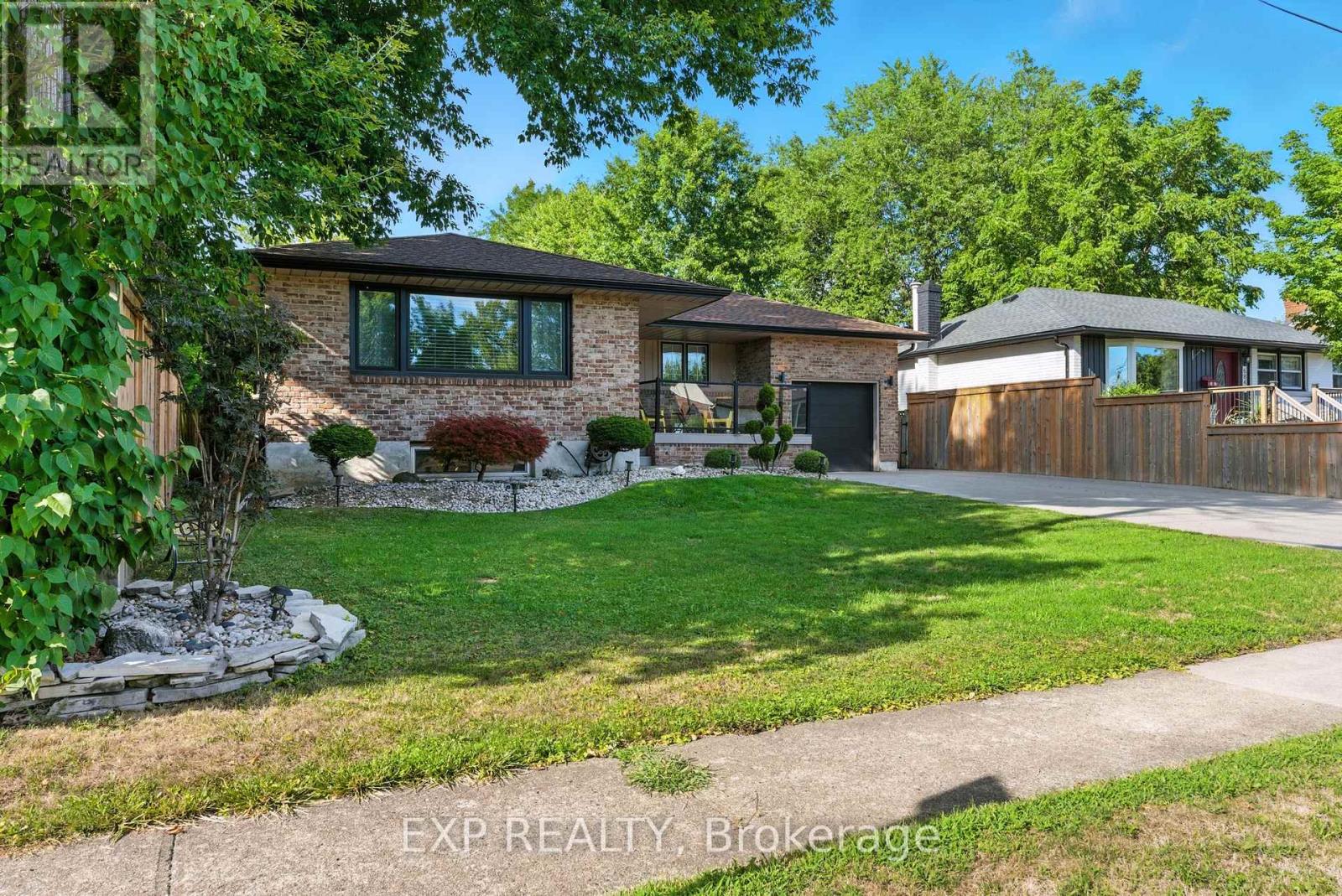 Photo 4 of 6859 Wills Street, Niagara Falls ON