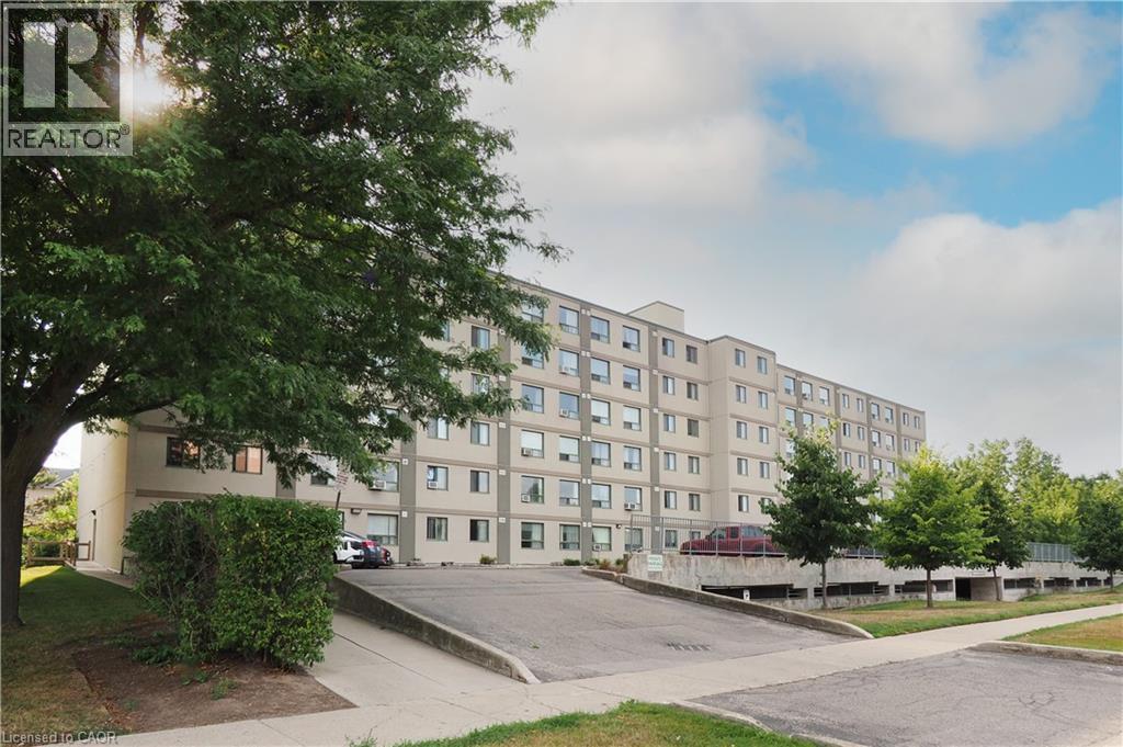 Photo 6 of 18 Holborn Court Unit 402, Kitchener ON