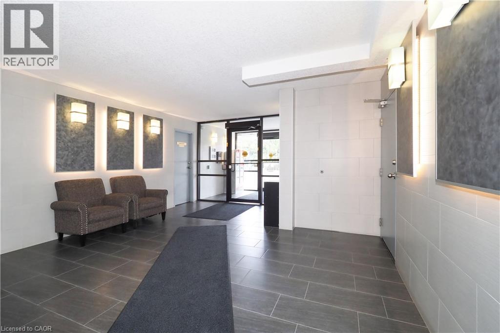 Photo 8 of 18 Holborn Court Unit 402, Kitchener ON