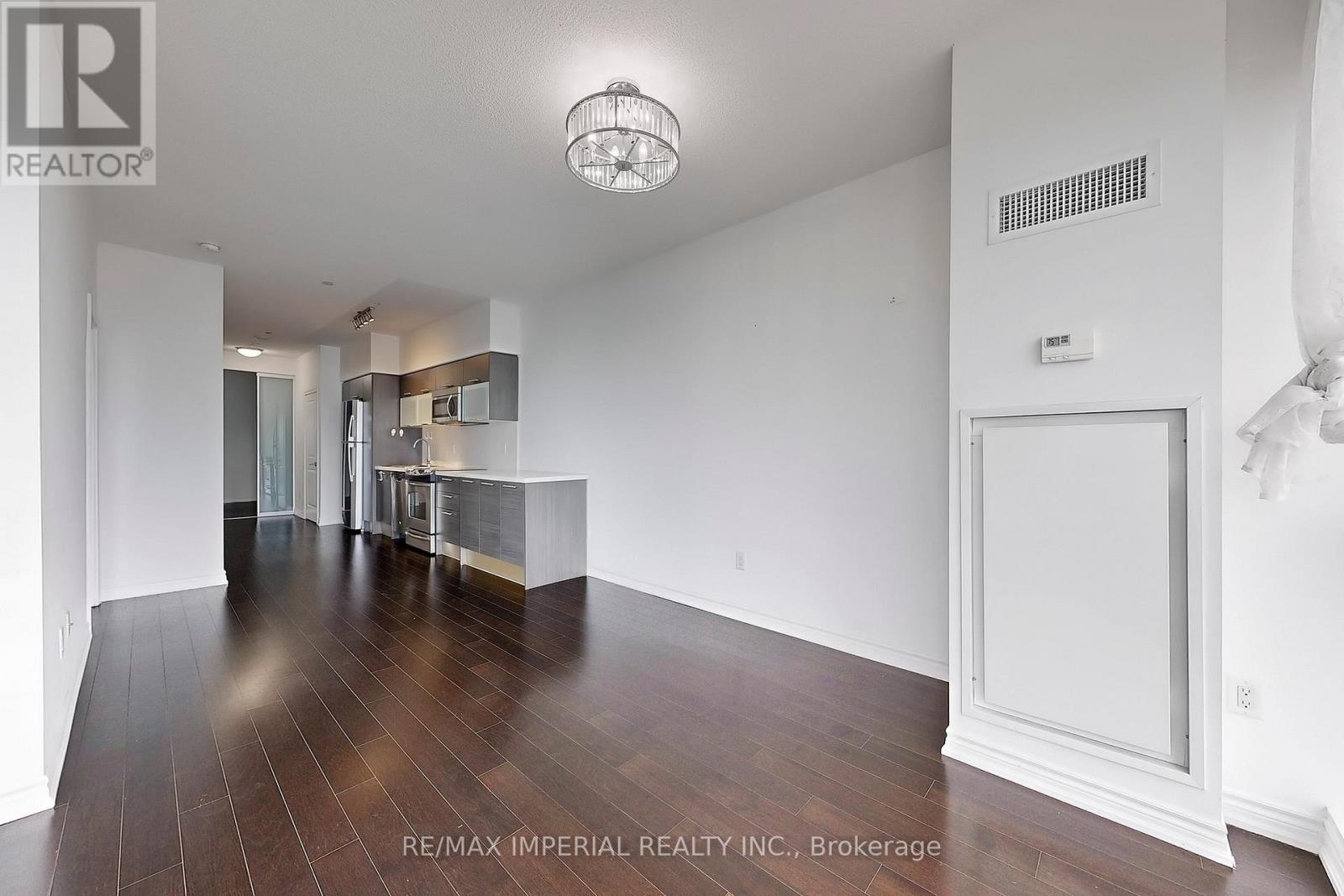 Photo 14 of 4801 386 Yonge Street, Toronto ON