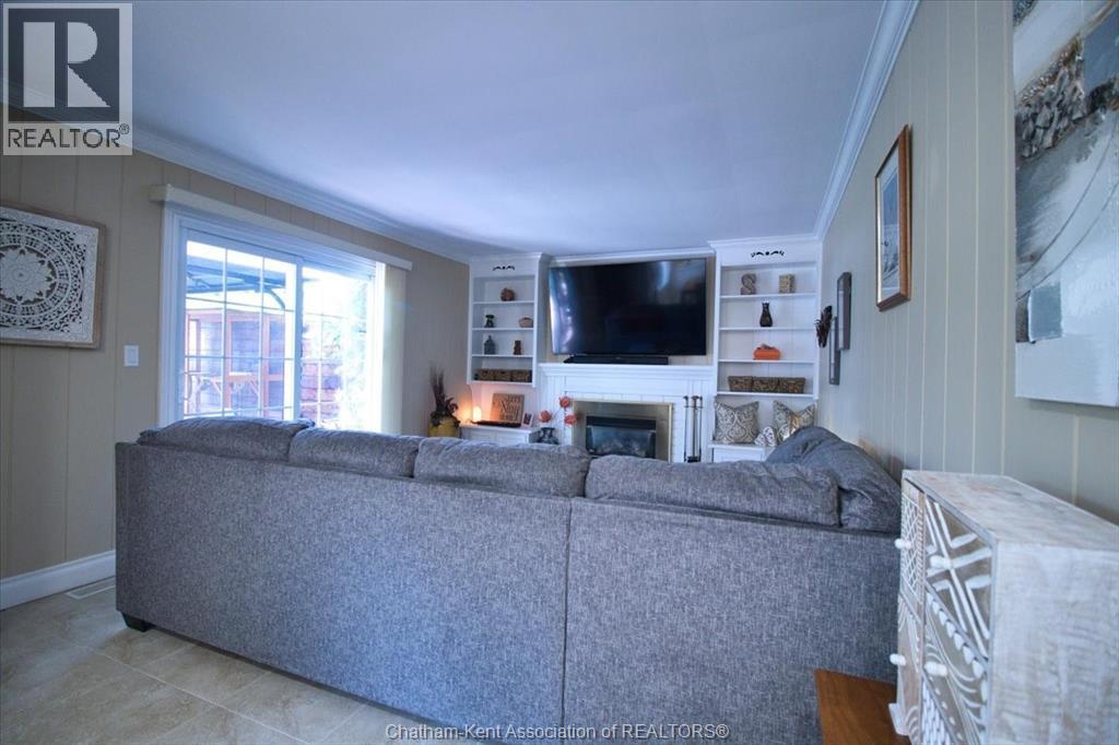 Photo 17 of 94 Wyandott Street, Chatham ON
