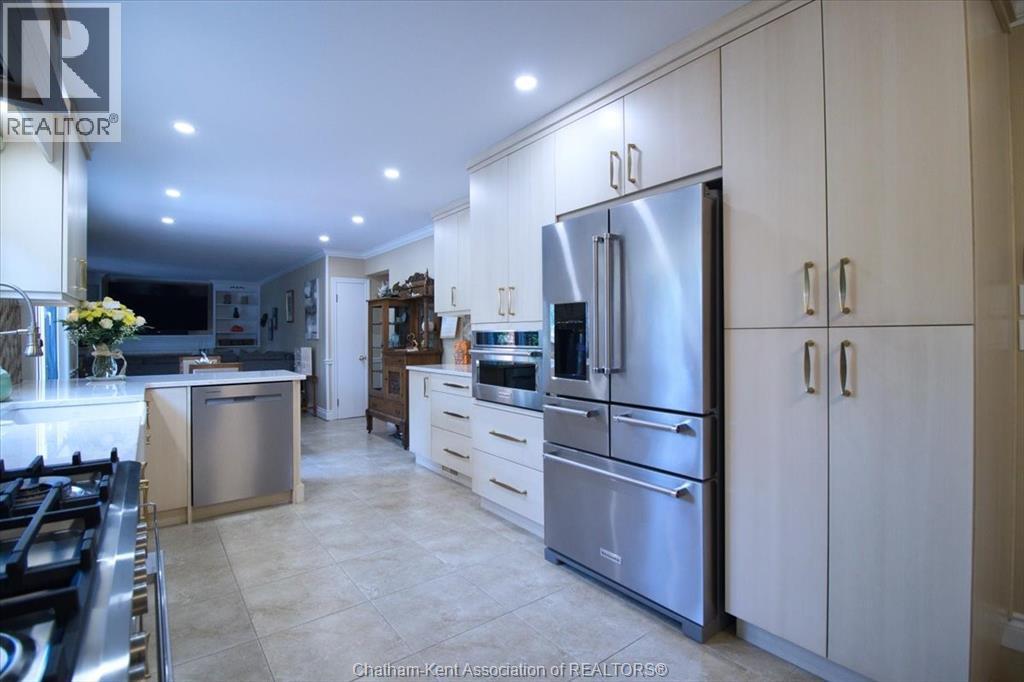 Photo 13 of 94 Wyandott Street, Chatham ON