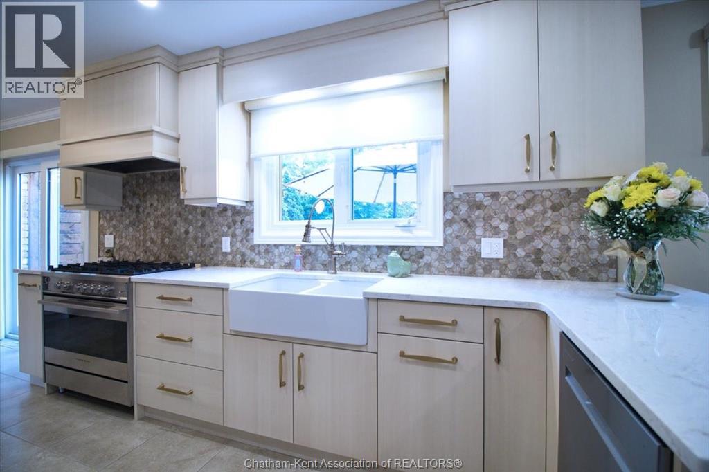 Photo 14 of 94 Wyandott Street, Chatham ON