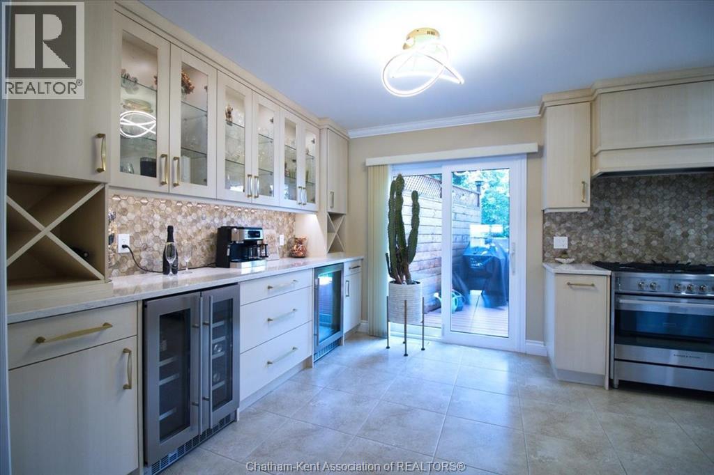 Photo 10 of 94 Wyandott Street, Chatham ON