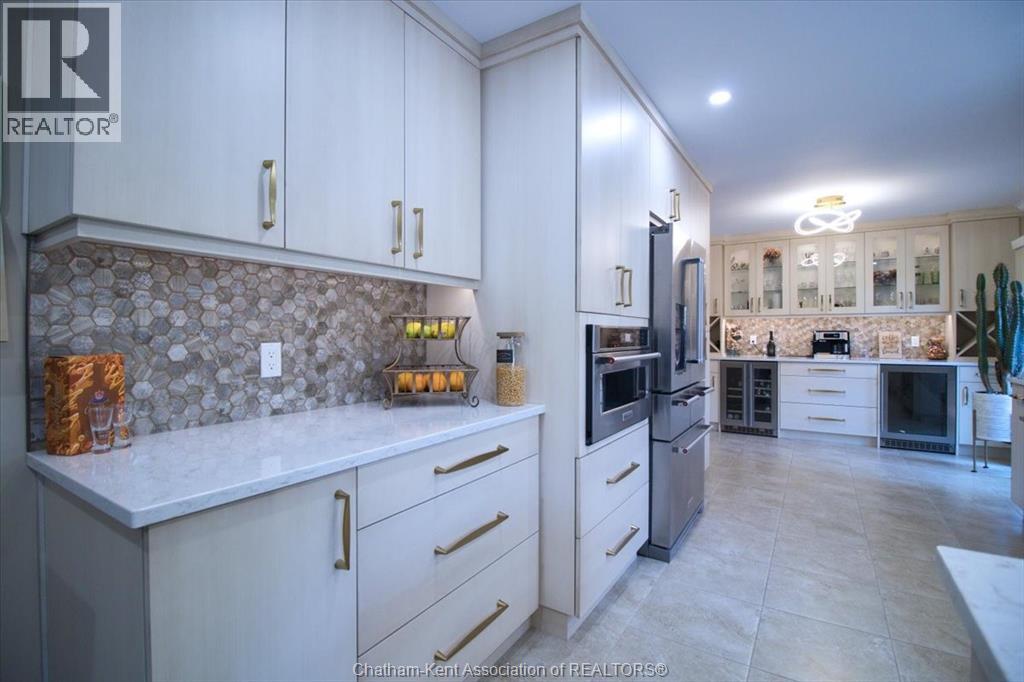 Photo 15 of 94 Wyandott Street, Chatham ON