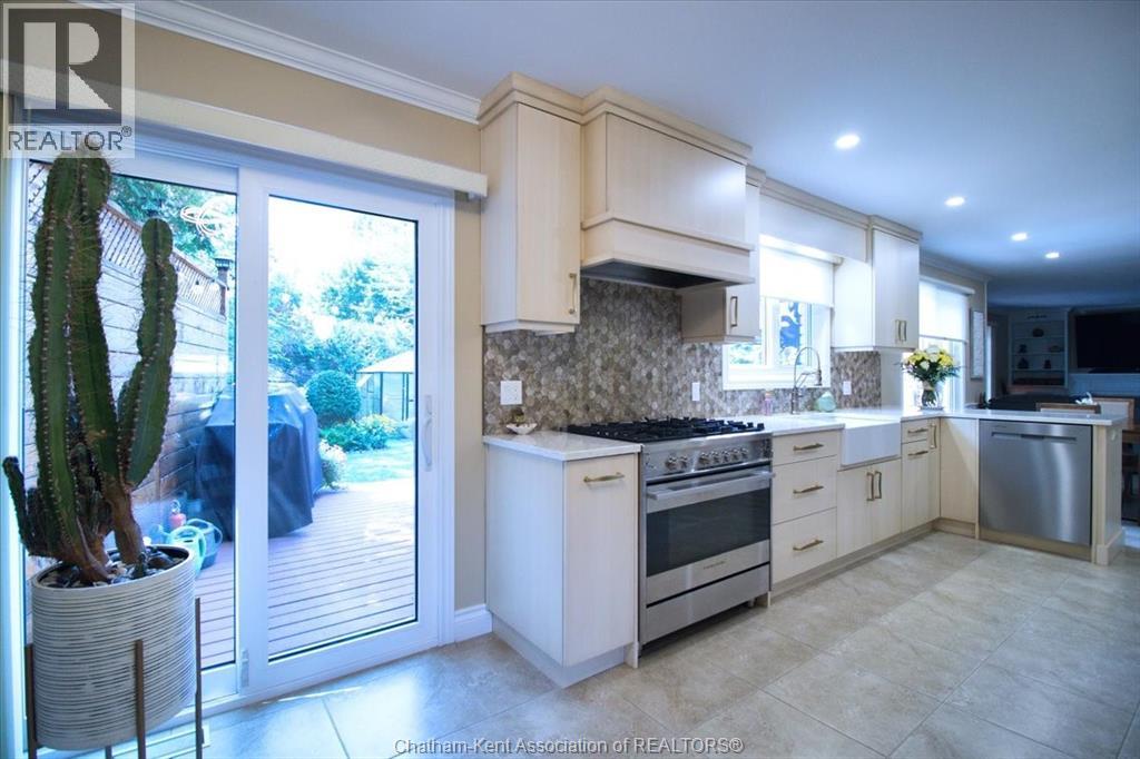 Photo 12 of 94 Wyandott Street, Chatham ON