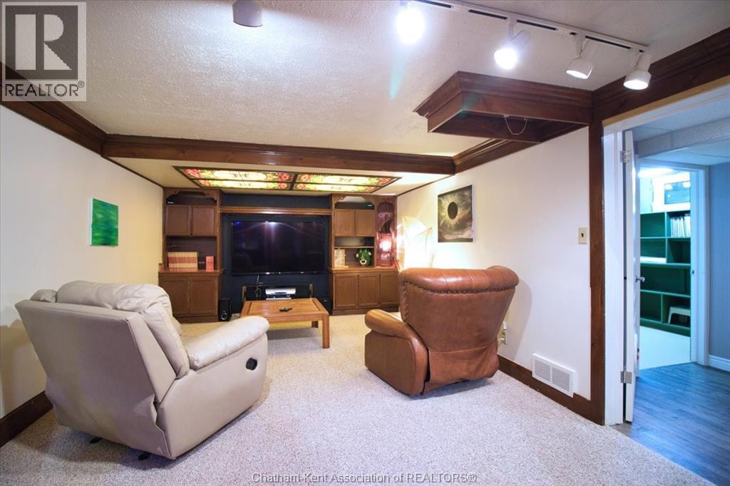 Photo 37 of 94 Wyandott Street, Chatham ON