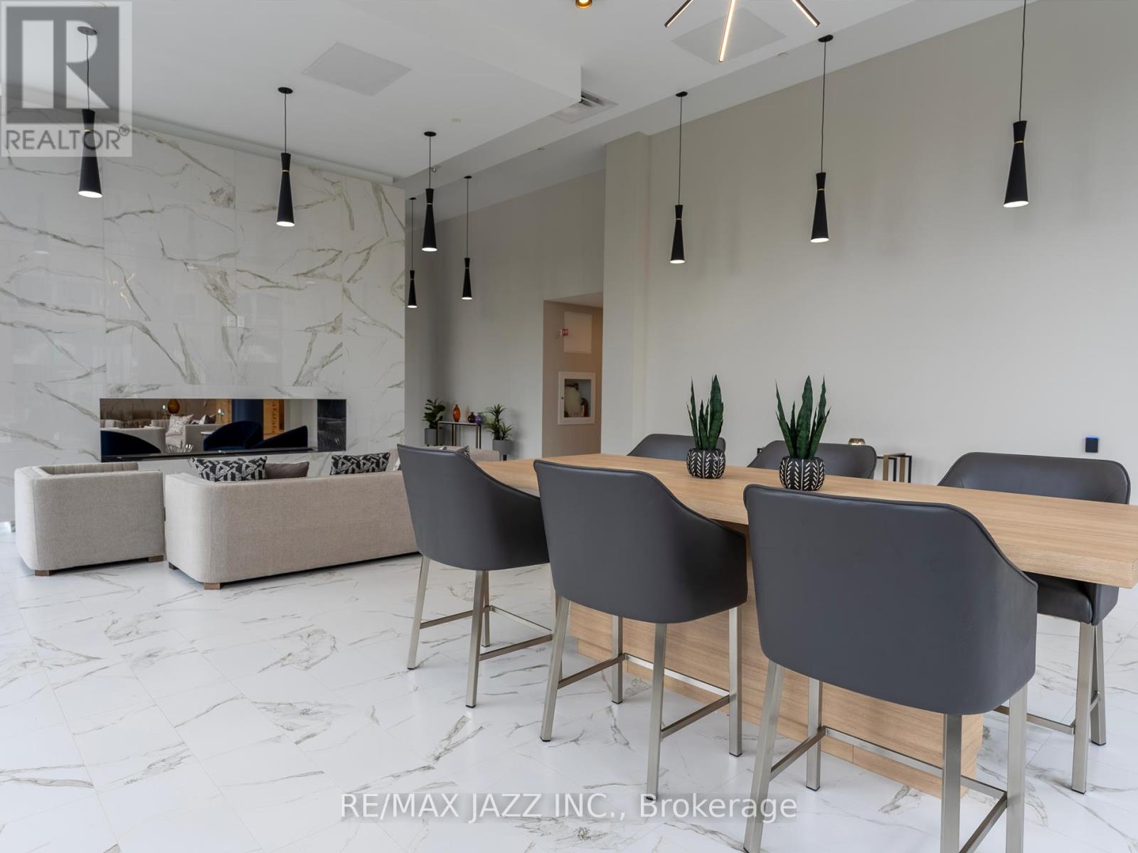 Photo 13 of 1806 80 Bond Street E, Oshawa ON