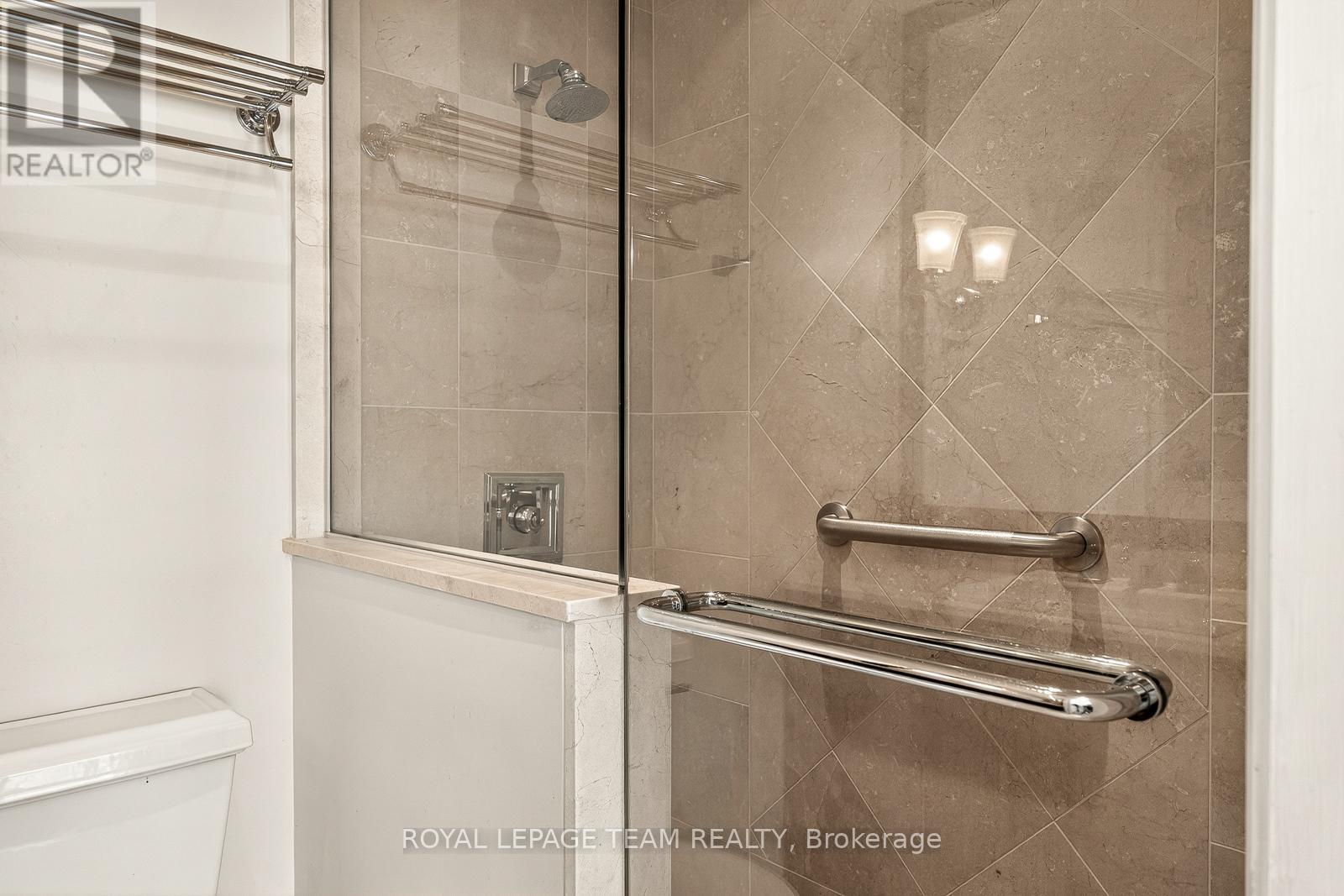 Photo 7 of 2902 545 St Laurent Boulevard, Ottawa ON