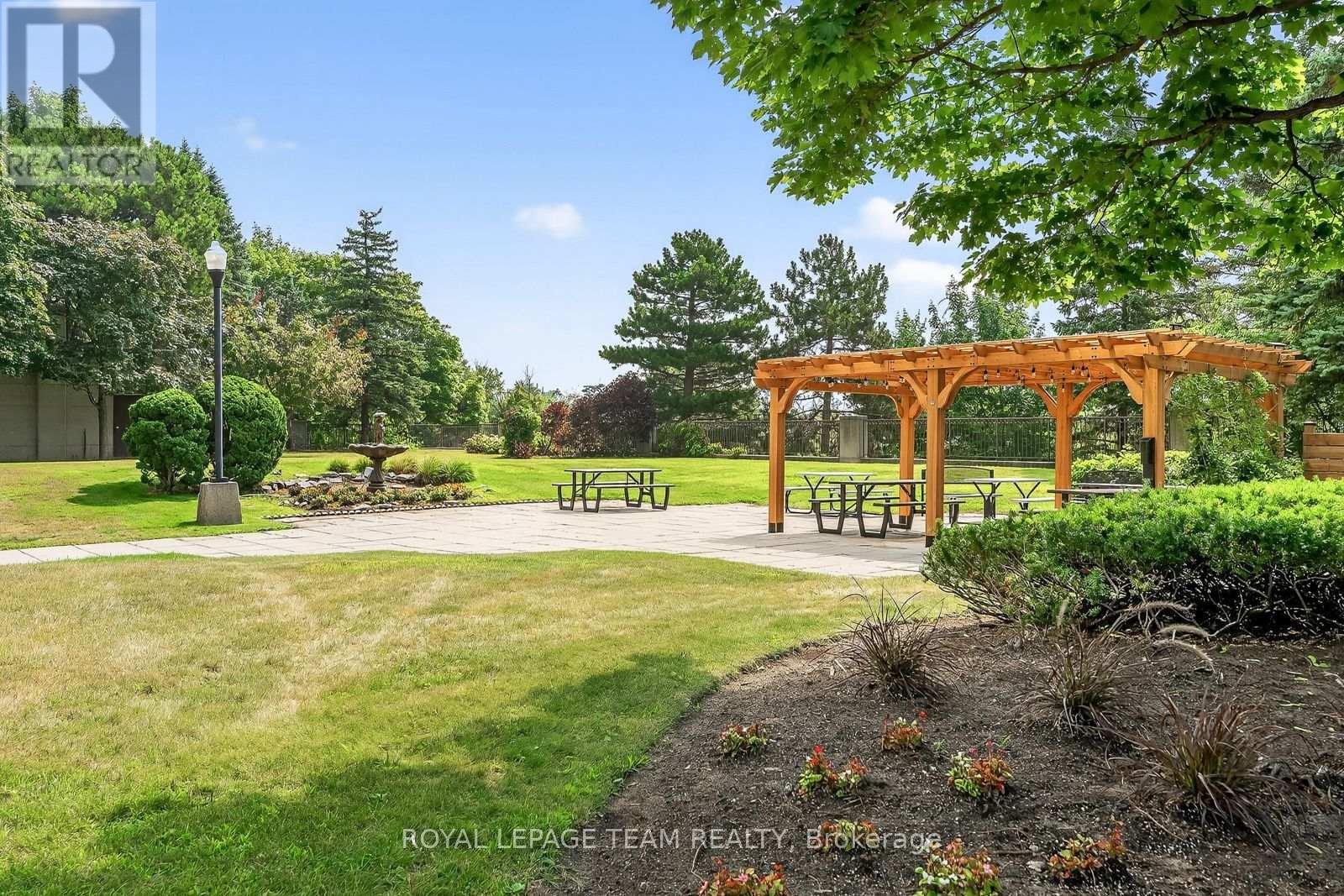 Photo 5 of 2902 545 St Laurent Boulevard, Ottawa ON