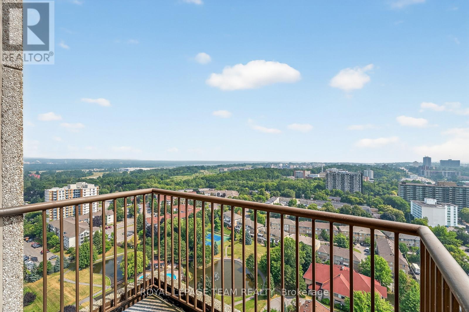 Photo 1 of 2902 545 St Laurent Boulevard, Ottawa ON
