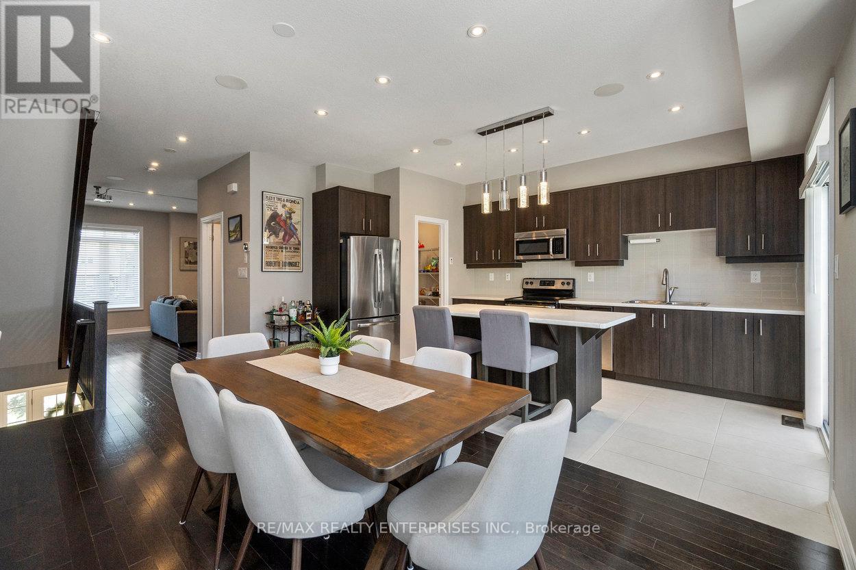 Photo 11 of 9 215 Dundas Street E, Hamilton ON