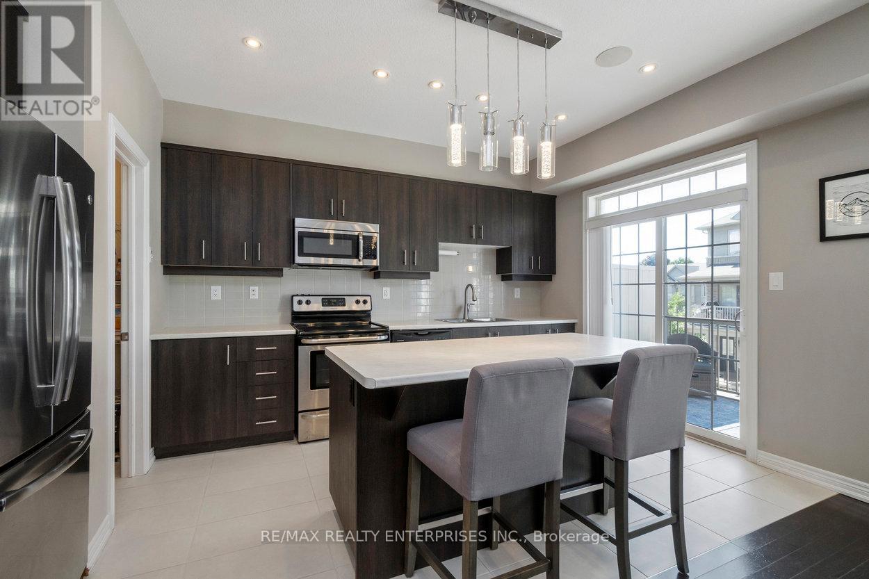 Photo 13 of 9 215 Dundas Street E, Hamilton ON