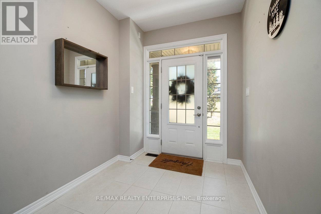 Photo 4 of 9 215 Dundas Street E, Hamilton ON