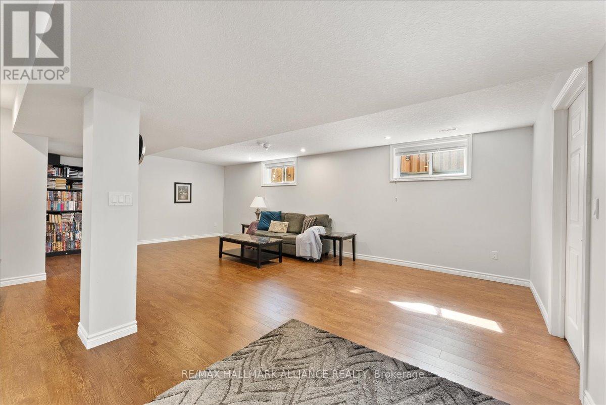 Photo 30 of 77 Finnie Lane, Centre Wellington ON