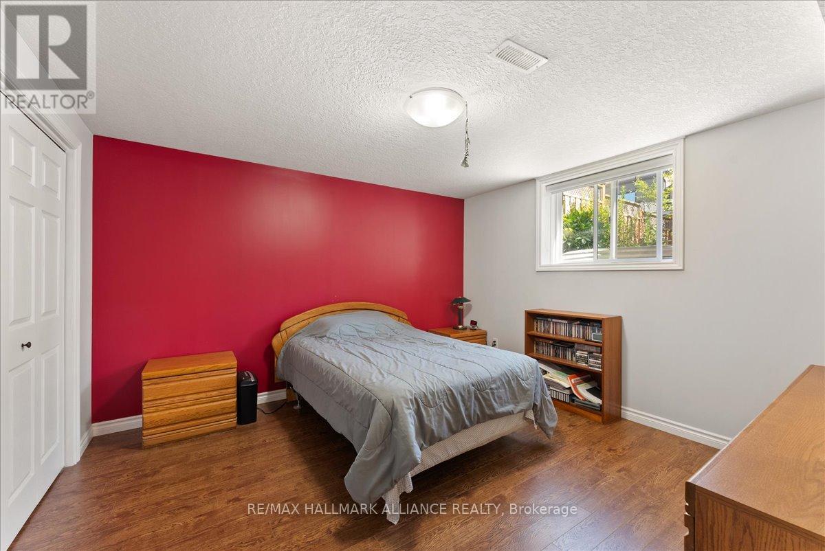 Photo 33 of 77 Finnie Lane, Centre Wellington ON