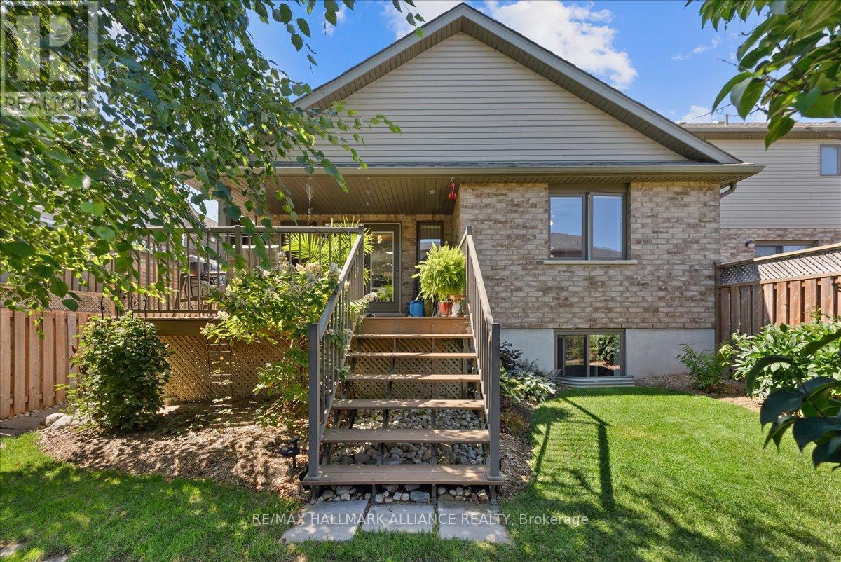 Photo 31 of 77 Finnie Lane, Centre Wellington ON