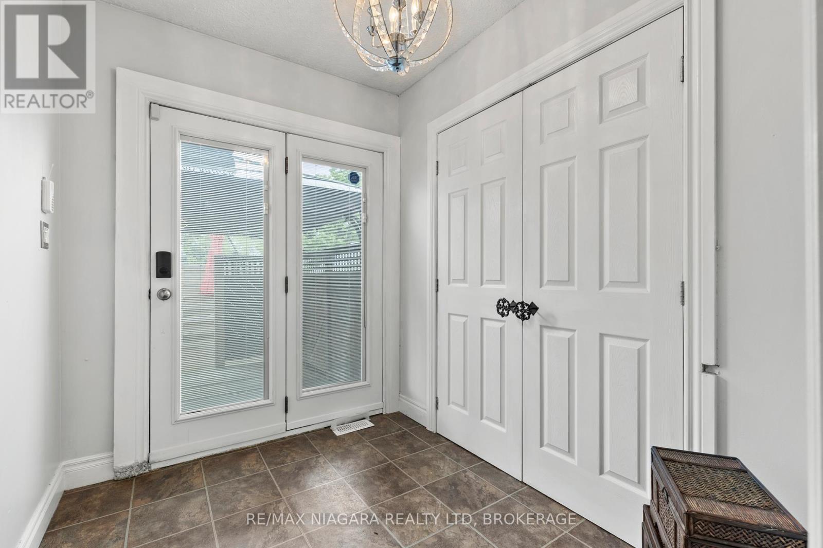 Photo 36 of 272 Wallace Avenue S, Welland ON