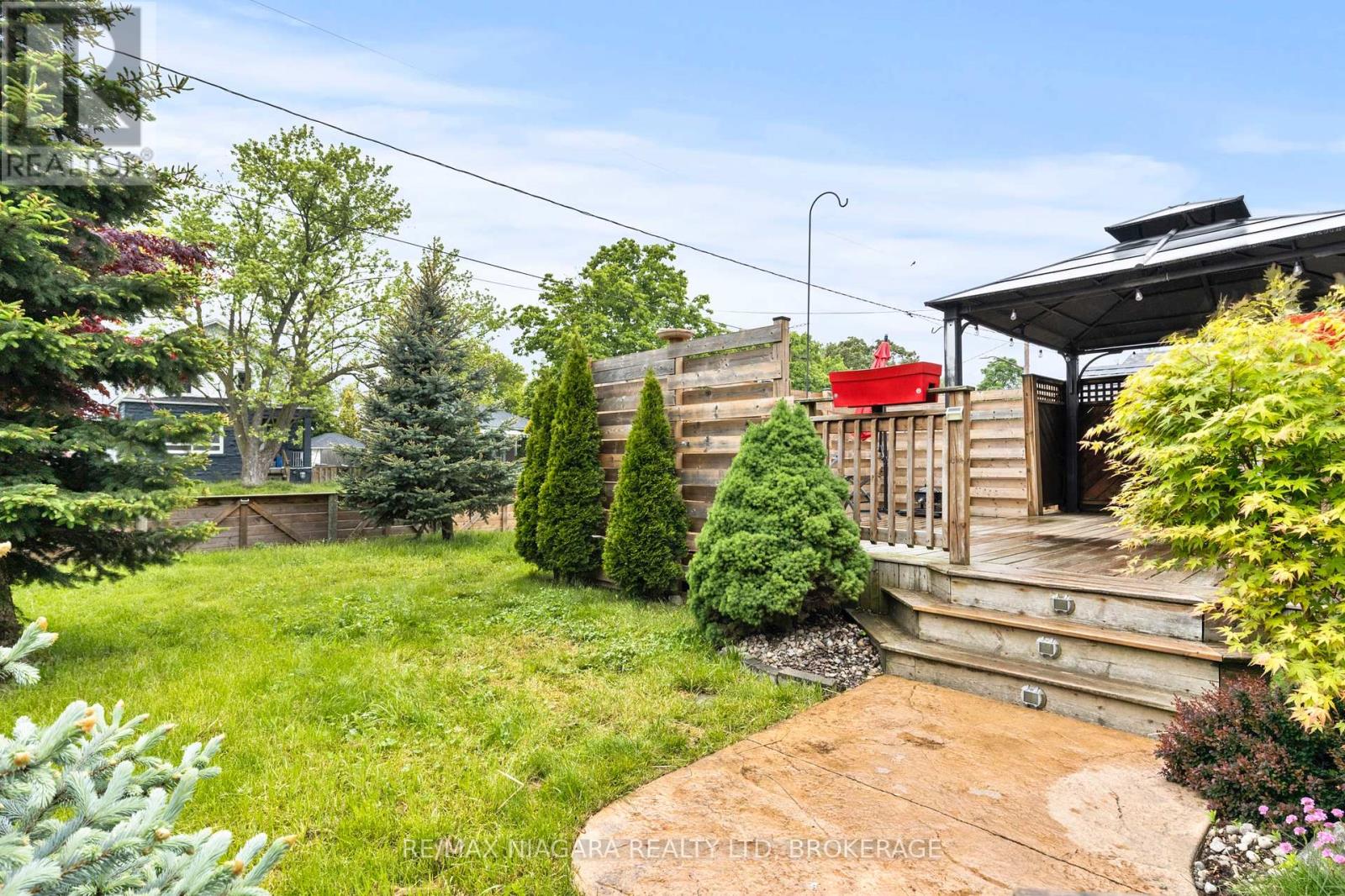 Photo 16 of 272 Wallace Avenue S, Welland ON
