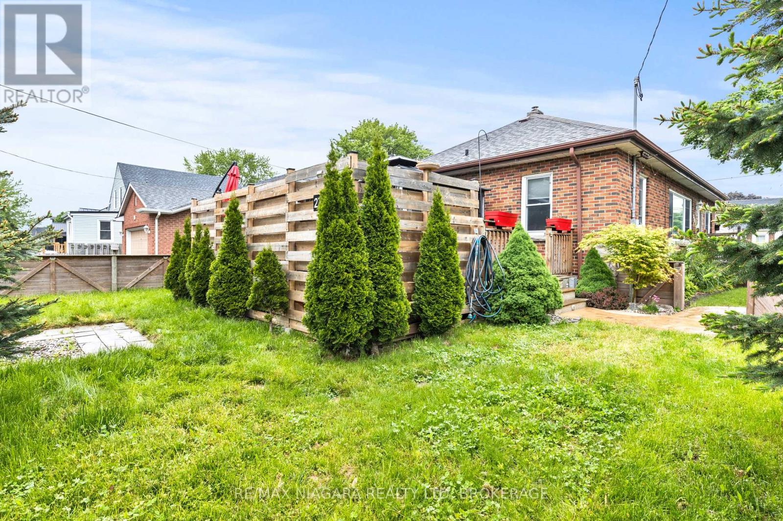 Photo 33 of 272 Wallace Avenue S, Welland ON