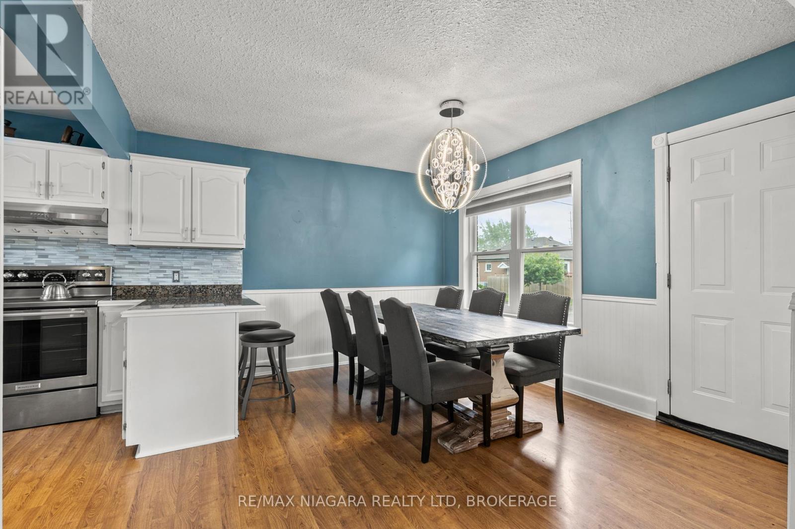 Photo 29 of 272 Wallace Avenue S, Welland ON