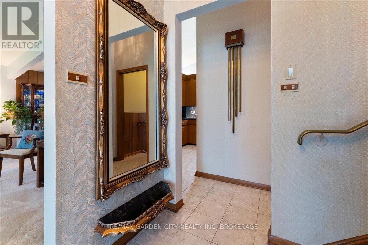 Photo 17 of 7 Glenayr Place, St Catharines ON