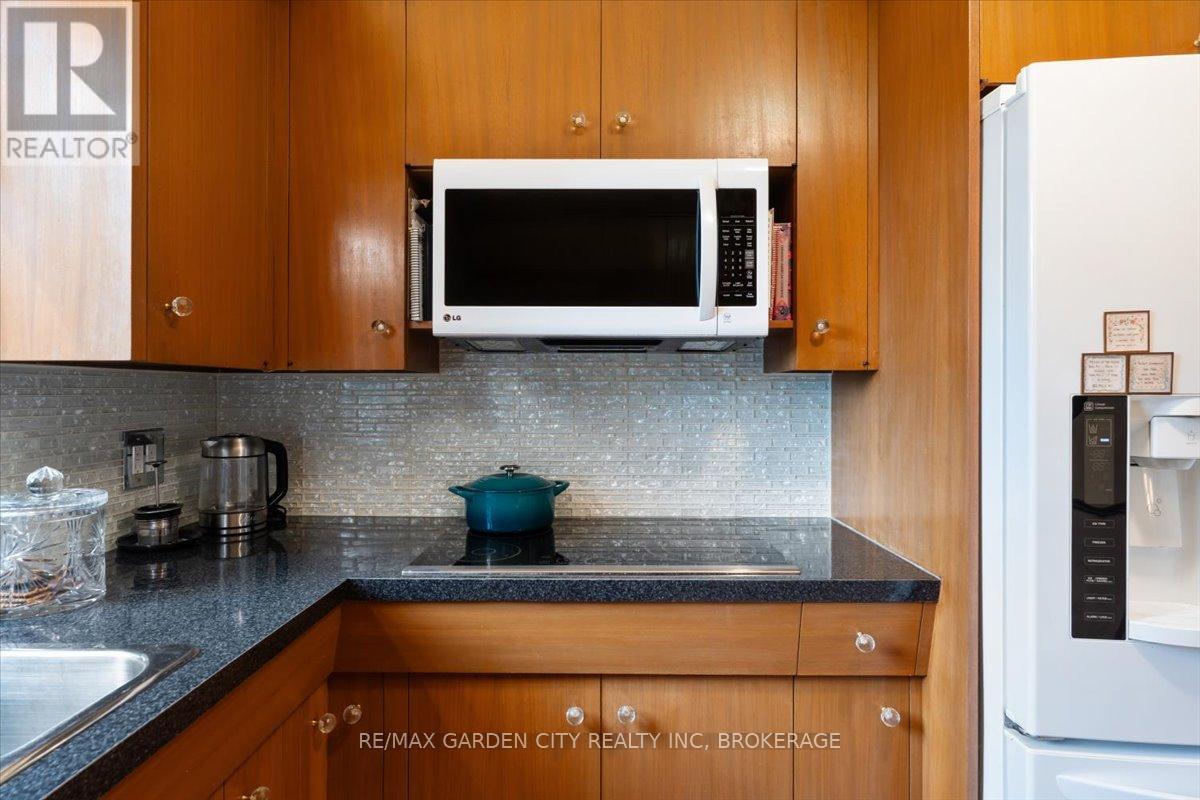Photo 8 of 7 Glenayr Place, St Catharines ON