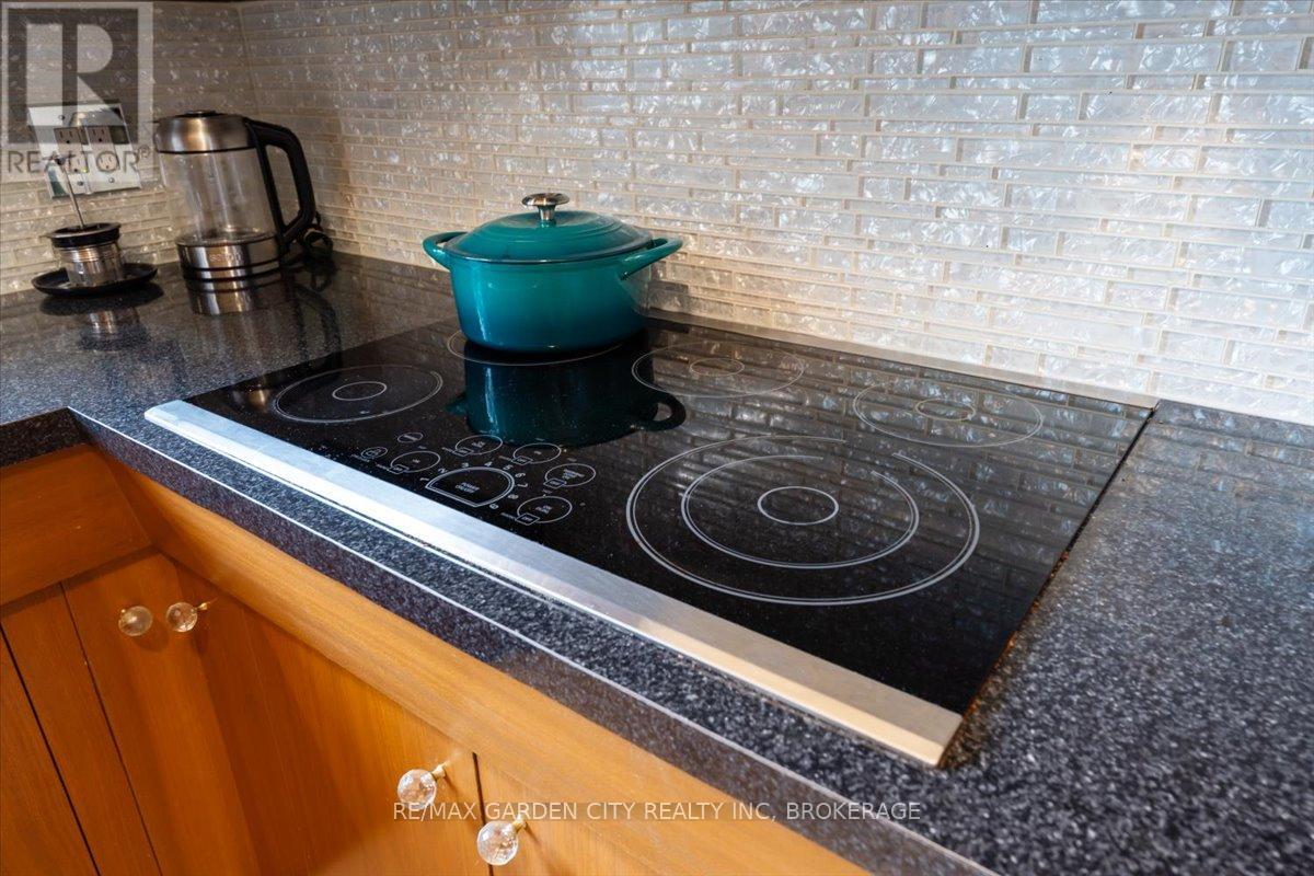 Photo 21 of 7 Glenayr Place, St Catharines ON