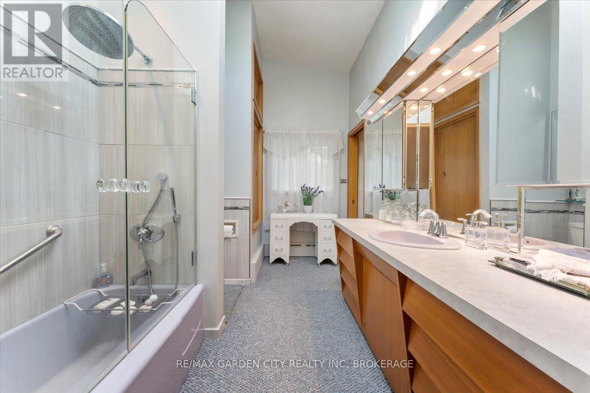 Photo 27 of 7 Glenayr Place, St Catharines ON