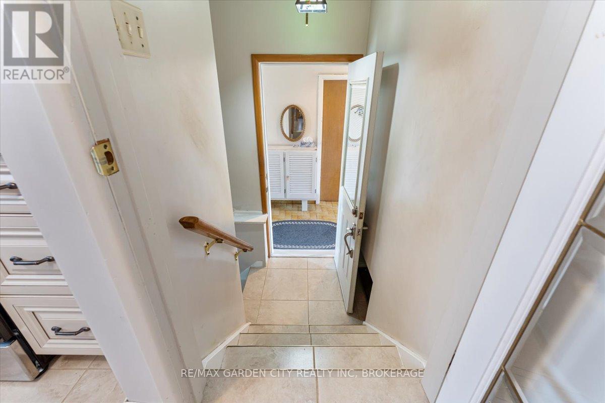 Photo 25 of 160 Elgin Street, Thorold ON