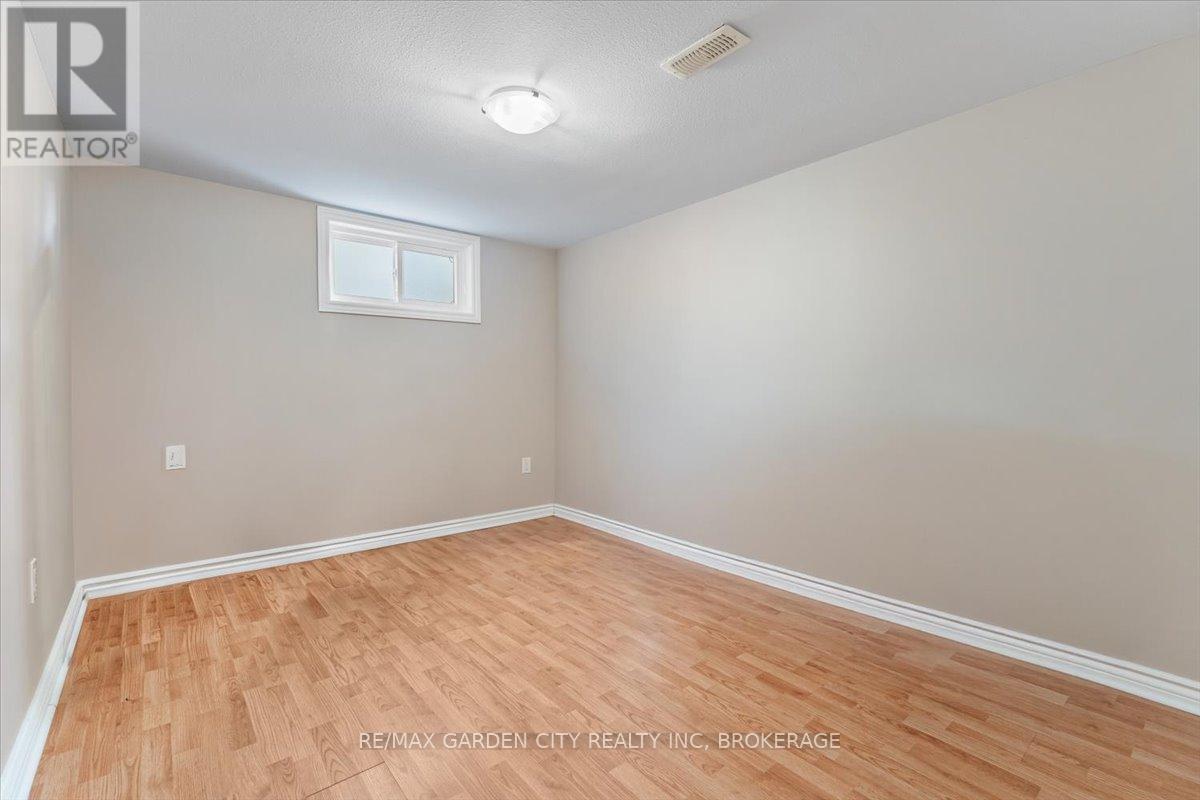 Photo 32 of 160 Elgin Street, Thorold ON