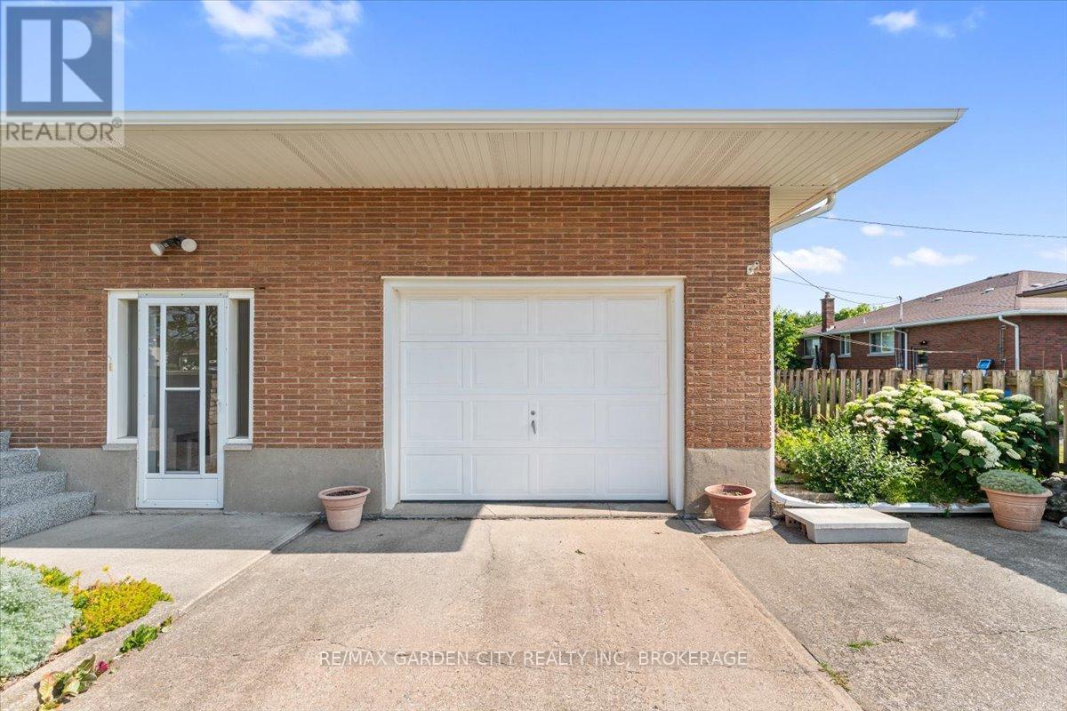 Photo 5 of 160 Elgin Street, Thorold ON