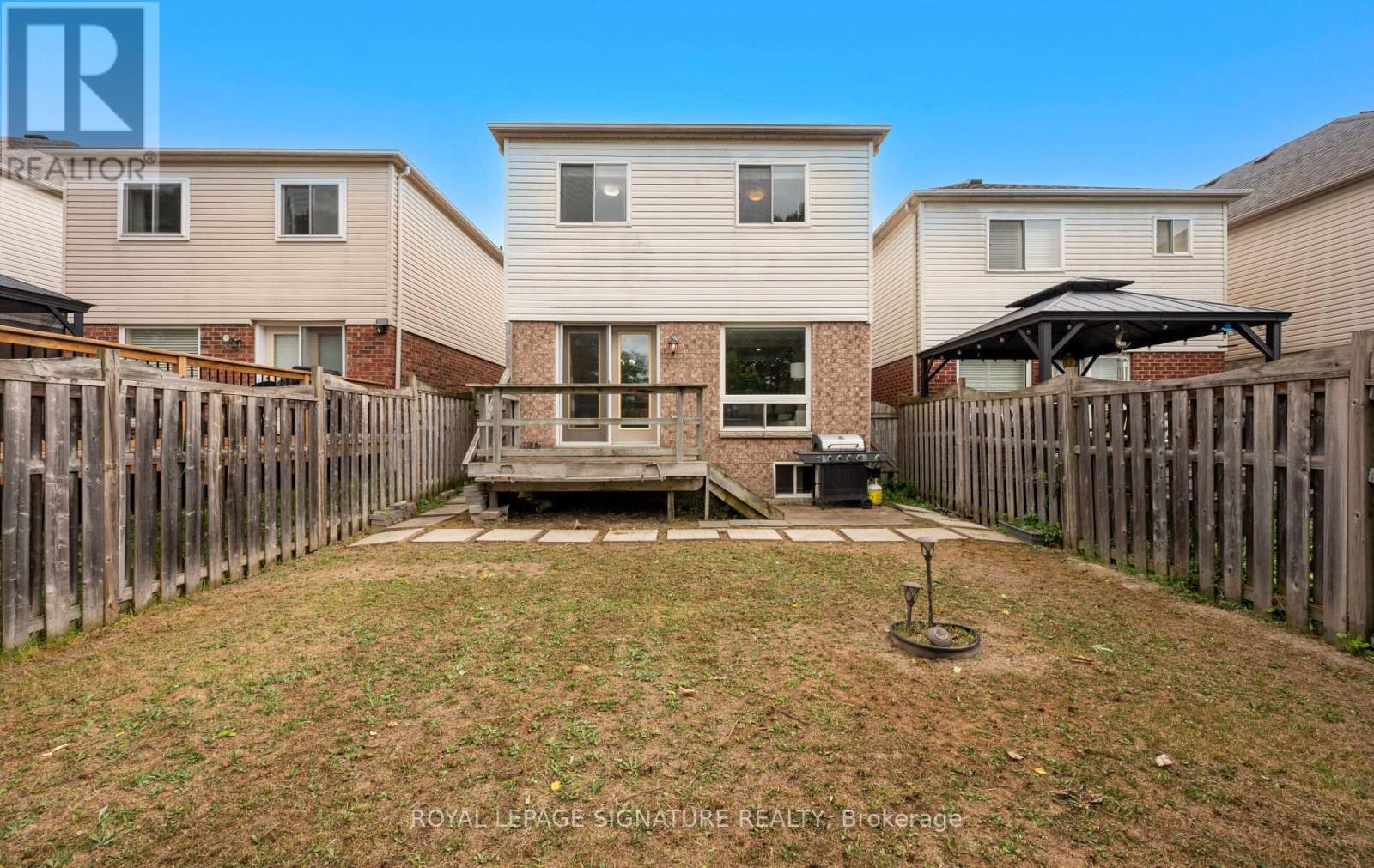 Photo 48 of 541 Pelletier Court, Newmarket ON