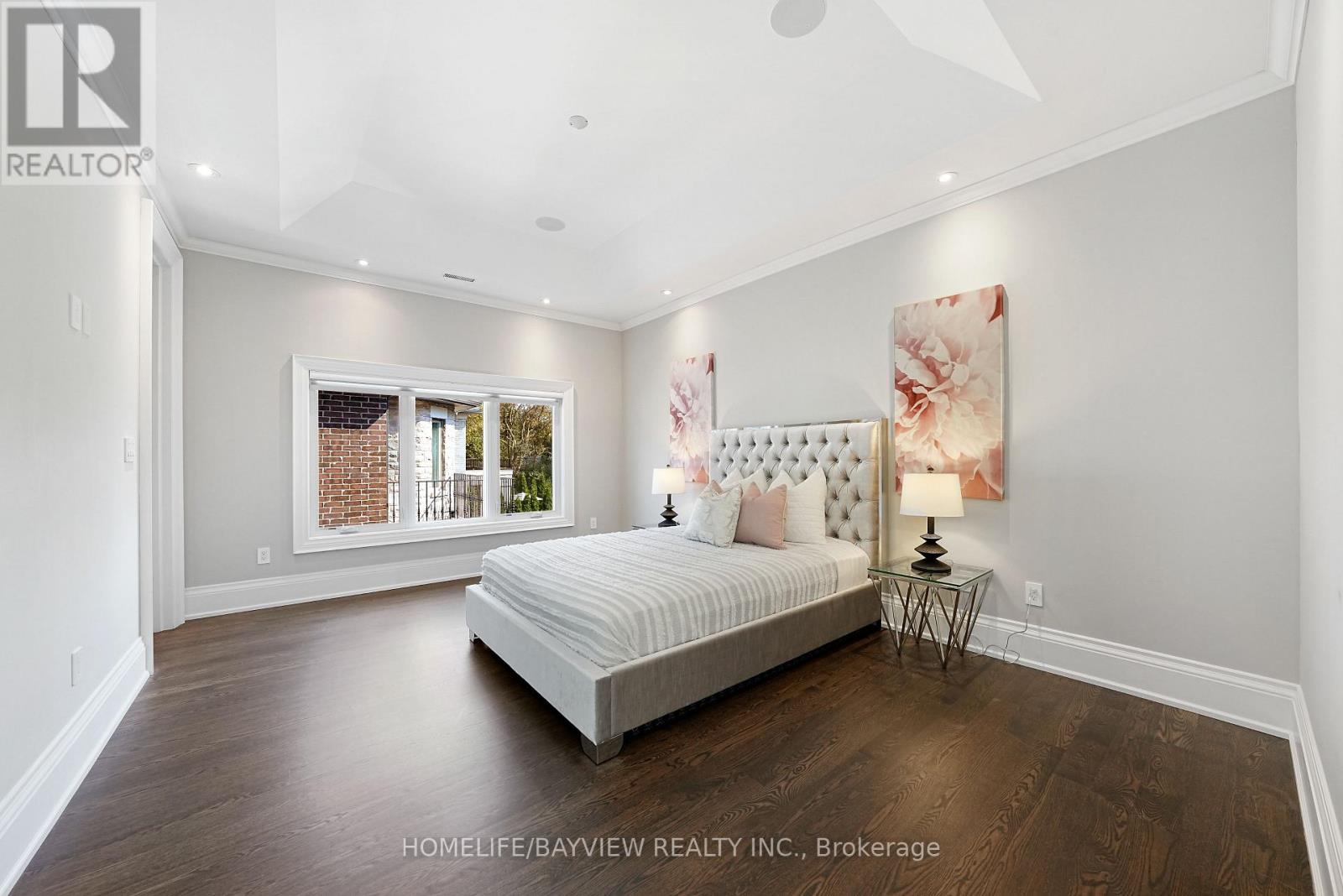 Photo 31 of 111 Hillview Road, Aurora ON