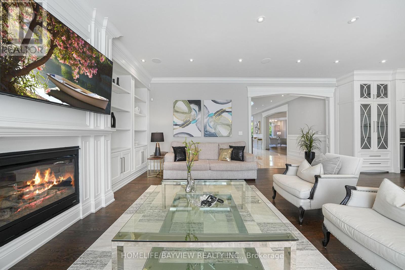 Photo 22 of 111 Hillview Road, Aurora ON